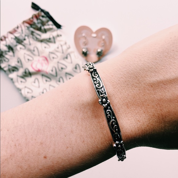 New Brighton Earrings and Bracelet Set - Picture 2 of 3